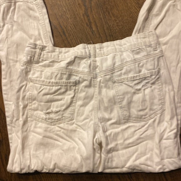 Altar’d States Distressed Complete White Washed Jeans size 26 fits an 8 - Picture 6 of 9